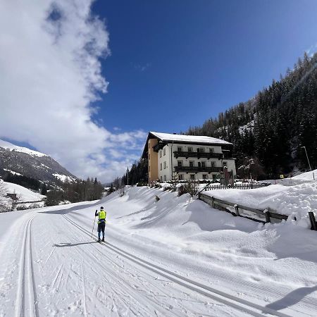 Hotel Garni Grünmoos Sankt Jakob in Defereggen Exterior foto