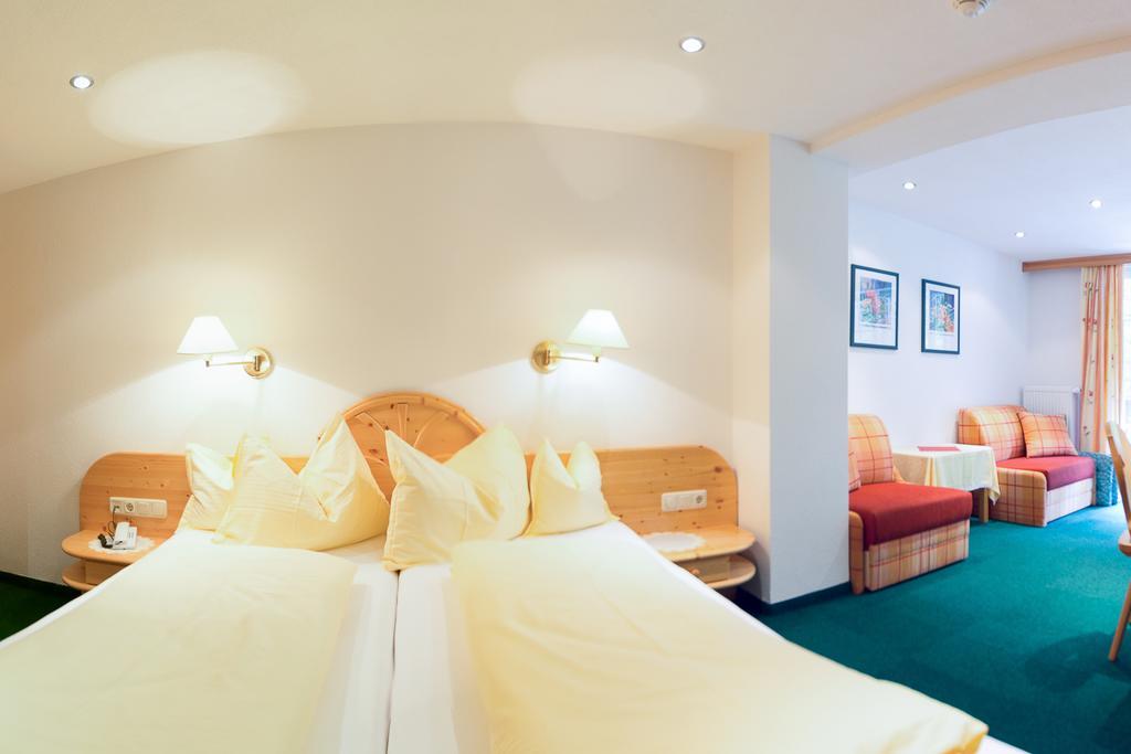 Hotel Garni Grünmoos Sankt Jakob in Defereggen Habitación foto