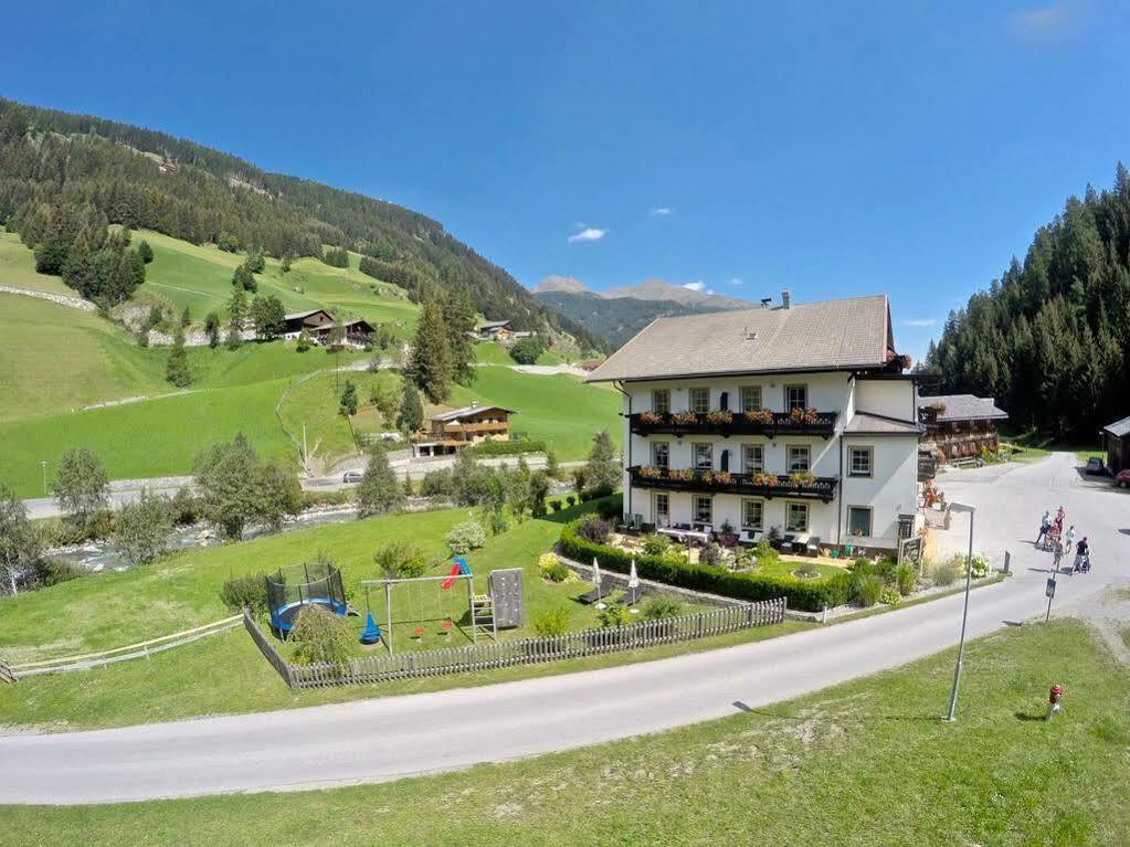 Hotel Garni Grünmoos Sankt Jakob in Defereggen Exterior foto