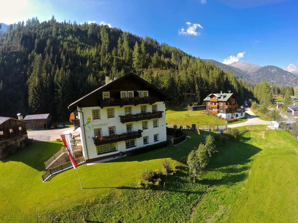 Hotel Garni Grünmoos Sankt Jakob in Defereggen Exterior foto