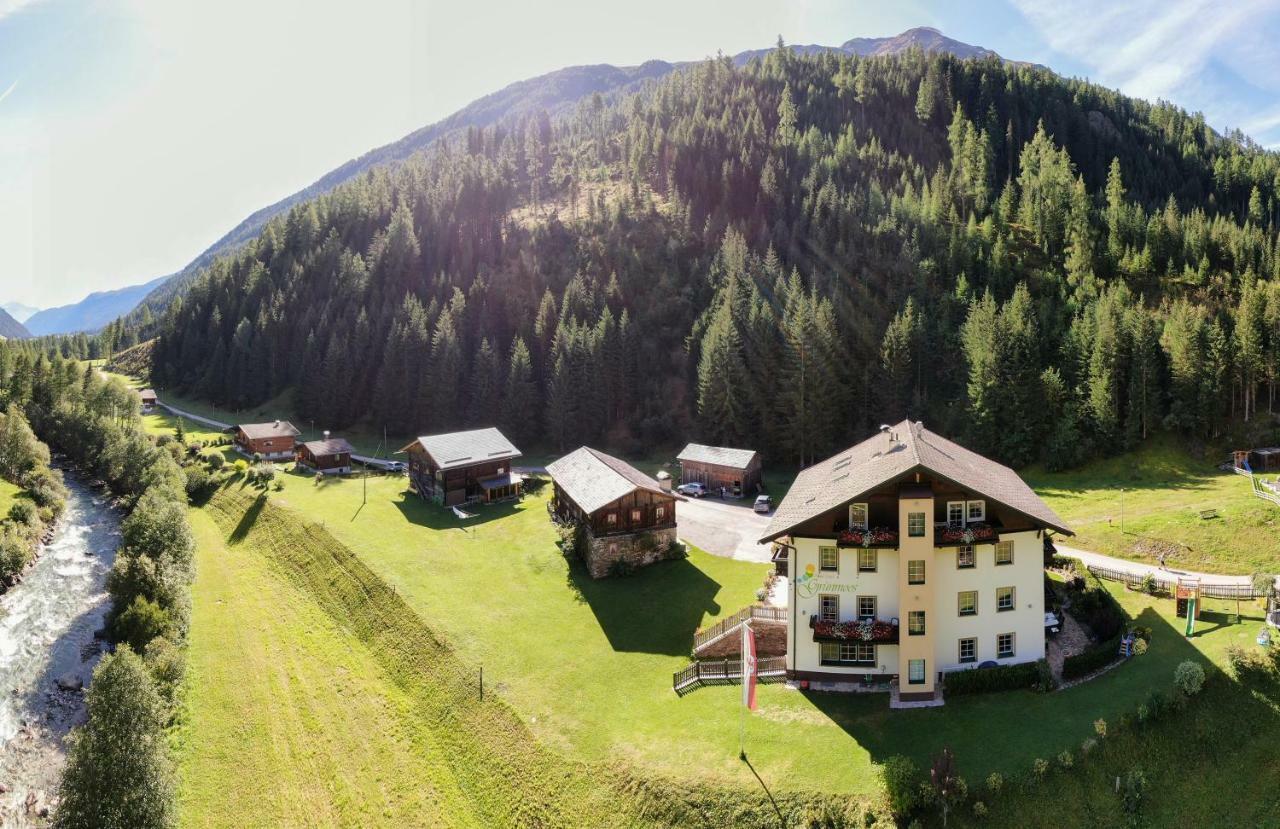Hotel Garni Grünmoos Sankt Jakob in Defereggen Exterior foto